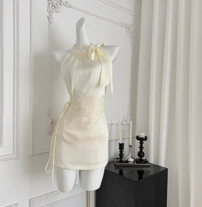 Elegantes Neckholder-Trägerloses Satin-Geburtstagskleid mit eng anliegendem Rock Abschlussballkleid P3840
