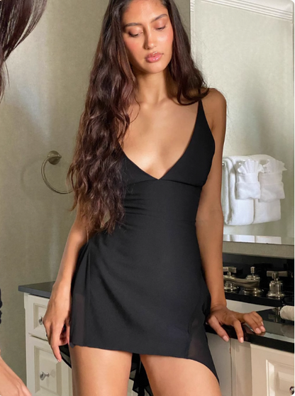 Sexy tiefes V-Neck trägerloses schwarzes unregelmäßiges Chiffon Mini-Geburtstagskleid Homecoming-Kleid P3844