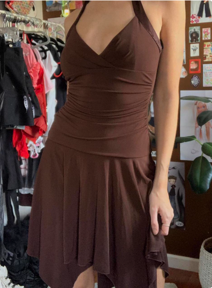 Unregelmäßiges Neckholder V-Ausschnitt Braunes Tailliertes Geburtstag Kurzarmkleid Homecoming Kleid P3853