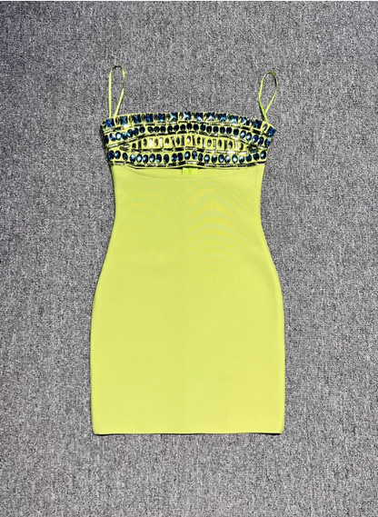 Eng anliegendes, brustgewickeltes, durchbrochenes Pailletten-Kleid für den 21. Geburtstag/Heimkehr P3892