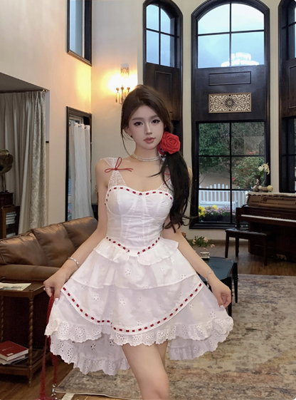 Prinzessin Spitzenstickerei Weißes Trägerkleid mit Taillenbetonung Geburtstagskleid Heimkehrkleid P3911