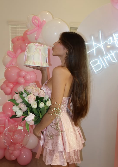 Süßes Satin-Trägertop Fischgrätmuster Rosa Dunkel A-Linie 17. Geburtstag Homecoming-Kleid P3925