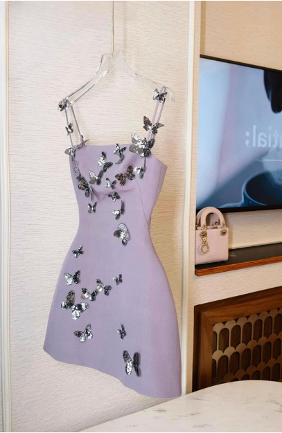 Charmantes lila Schmetterlings-Träger-Satin-Kleid zum 17. Geburtstag Homecoming P3957