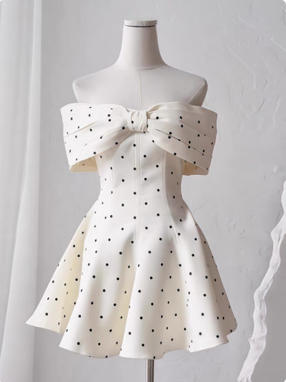 Süßes schulterfreies Schleifen-Satin-Tupfen-Puffy-Geburtstagsrock-Heimkehrkleid P3961