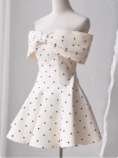 Süßes schulterfreies Schleifen-Satin-Tupfen-Puffy-Geburtstagsrock-Heimkehrkleid P3961