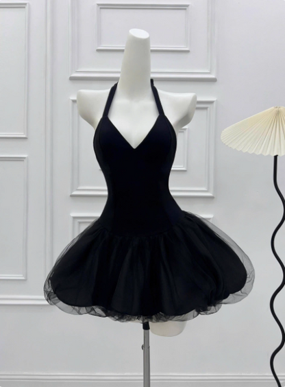 Wunderschönes Neckholder-Kleid in Schwarz mit Mesh-Einsatz und bauschigem Rock für Geburtstag oder Abschlussfeier P3972