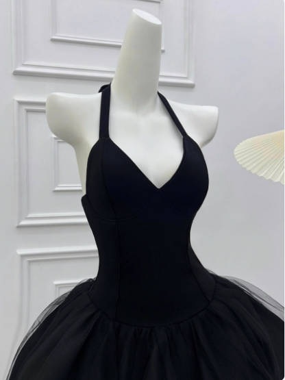 Wunderschönes Neckholder-Kleid in Schwarz mit Mesh-Einsatz und bauschigem Rock für Geburtstag oder Abschlussfeier P3972