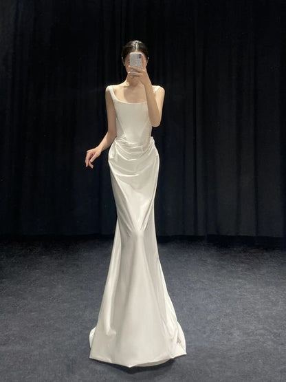 Robes de mariée sirène vintage sans manches en satin ivoire P929