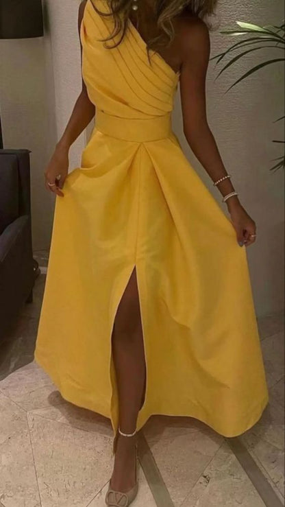 Robe de bal jaune sans manches asymétrique coupe trapèze P971