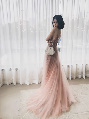 Einfaches A-Linien-Spaghettiträger-Tüll-Ballkleid mit langem Schlitz P560