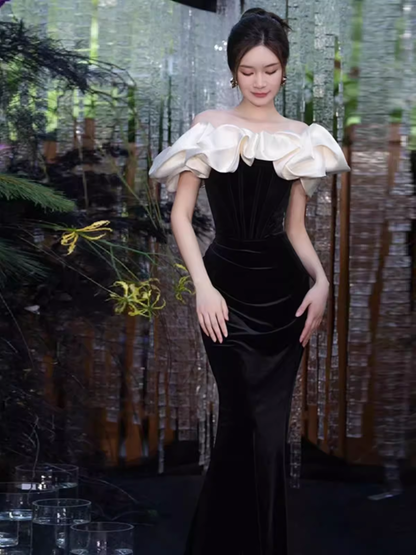 Meerjungfrau schulterfreies schwarzes Samt-Abschlussballkleid lange Abschlussballkleider P541