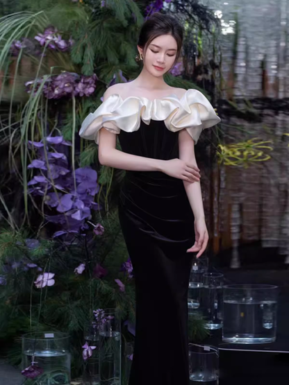 Meerjungfrau schulterfreies schwarzes Samt-Abschlussballkleid lange Abschlussballkleider P541