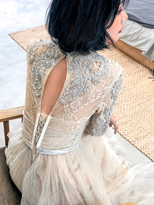 Einfaches A-Linien-Abendkleid aus Tüll in Champagner mit hohem Ausschnitt P566