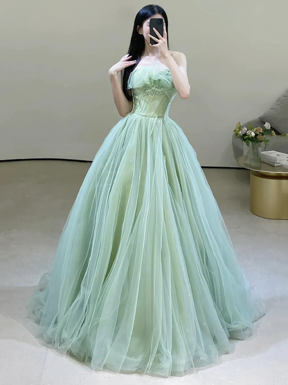 Sexy grünes trägerloses Tüll-Bodenlanges Ballkleid P569