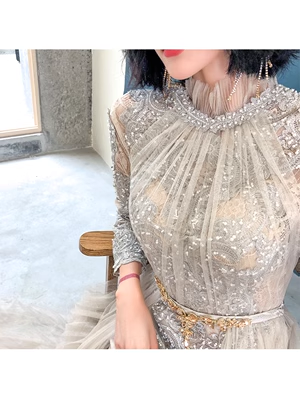 Einfaches A-Linien-Abendkleid aus Tüll in Champagner mit hohem Ausschnitt P566