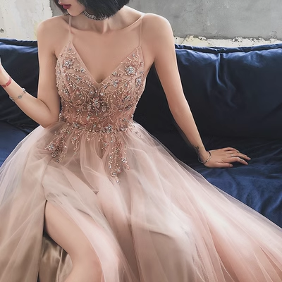 Einfaches A-Linien-Spaghettiträger-Tüll-Ballkleid mit langem Schlitz P560