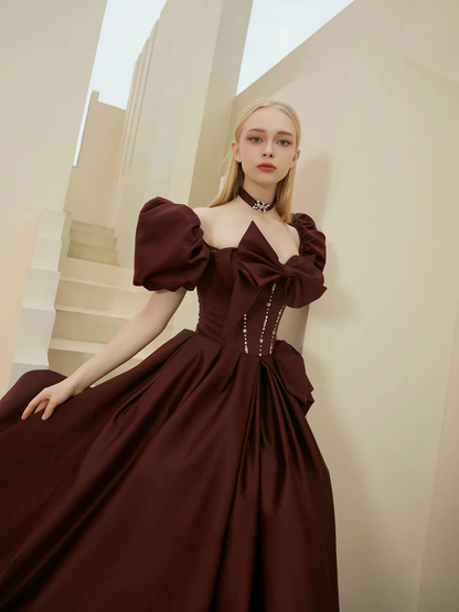 Wunderschönes langes Satin-Ballkleid mit Puffärmeln P570