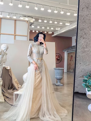 Einfaches A-Linien-Abendkleid aus Tüll in Champagner mit hohem Ausschnitt P566