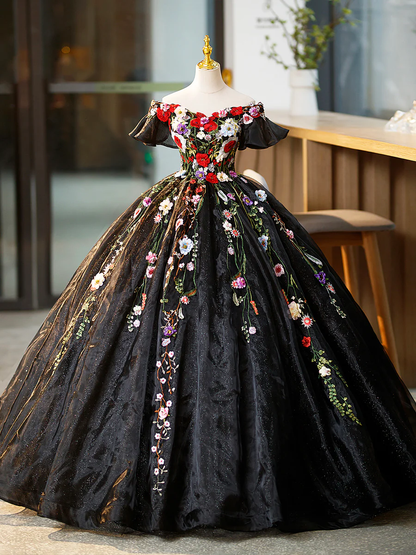 Robe de bal longue en tulle noir avec fleurs en dentelle P590