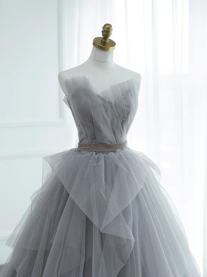 Robe de soirée longue grise sans bretelles en tulle et dentelle pour bal de promo P673