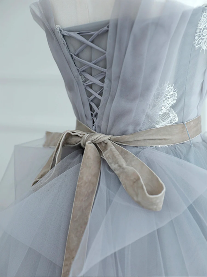 Robe de soirée longue grise sans bretelles en tulle et dentelle pour bal de promo P673