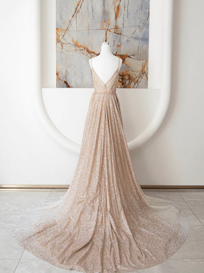 Robe de bal longue à fines bretelles en sequins Champagne P671