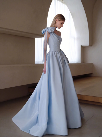 Une Robe de soirée bleu ciel clair, longue en satin, une épaule, pour bal de promo P726