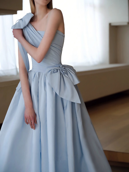 Une Robe de soirée bleu ciel clair, longue en satin, une épaule, pour bal de promo P726