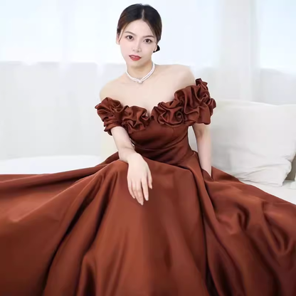 Robe de Soirée en Satin Épaules Dénudées avec Traîne P871