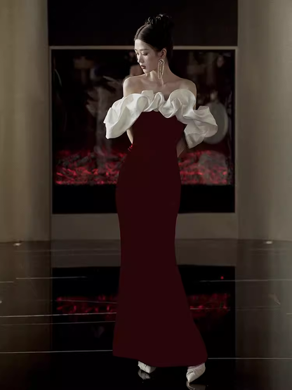 Bescheidenes Meerjungfrauen-Abendkleid aus rotem Satin, schulterfrei, P1427
