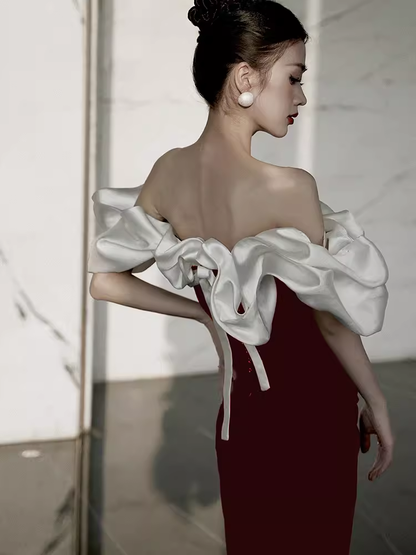 Bescheidenes Meerjungfrauen-Abendkleid aus rotem Satin, schulterfrei, P1427