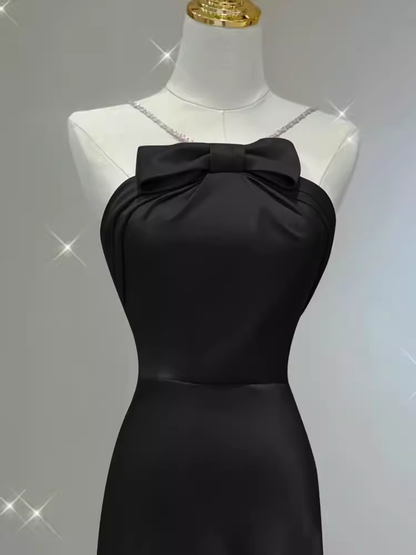 Sexy A-Linien Neckholder-Abendkleid aus langem schwarzem Satin P1535