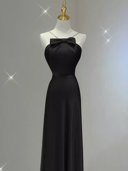 Sexy A-Linien Neckholder-Abendkleid aus langem schwarzem Satin P1535