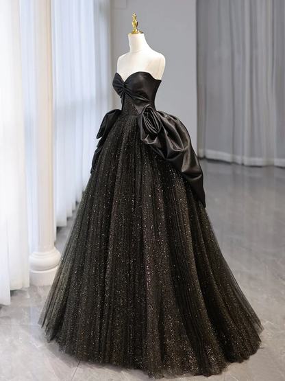 Robe de bal longue en satin et tulle noir, décolleté en cœur, pour bal de promo P1577