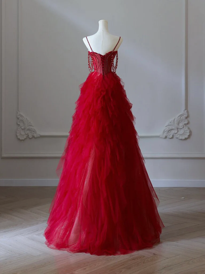 Robe de bal longue en tulle bordeaux, coupe trapèze, bustier cœur et perles P1615