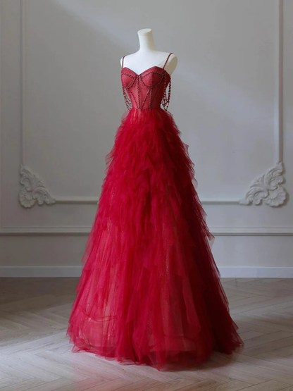 Robe de bal longue en tulle bordeaux, coupe trapèze, bustier cœur et perles P1615