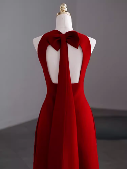Einfaches rotes bodenlanges A-Linien-Ballkleid mit offenem Rücken P1704