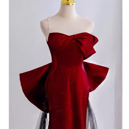 Schlichtes trägerloses Meerjungfrauen-Ballkleid in Burgunderrot, bodenlang, P1707