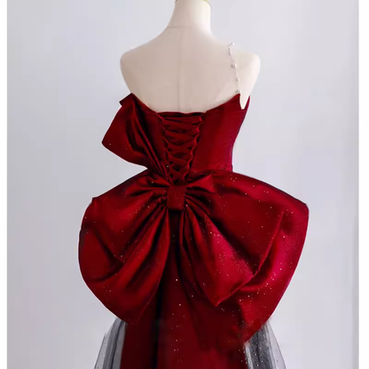 Schlichtes trägerloses Meerjungfrauen-Ballkleid in Burgunderrot, bodenlang, P1707
