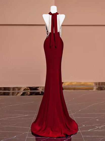Meerjungfrau-Neckholder-Abendkleid in Burgunderrot P1914