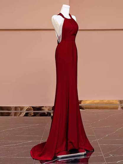 Meerjungfrau-Neckholder-Abendkleid in Burgunderrot P1914