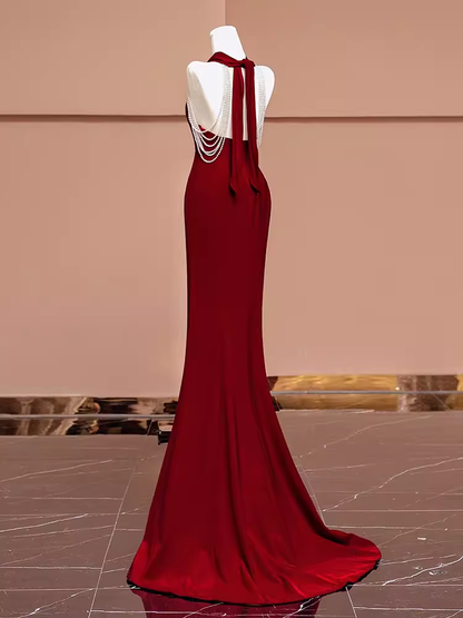 Meerjungfrau-Neckholder-Abendkleid in Burgunderrot P1914