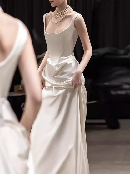 Einfaches Meerjungfrau-Abendkleid mit Carmen-Ausschnitt in Weiß P2065