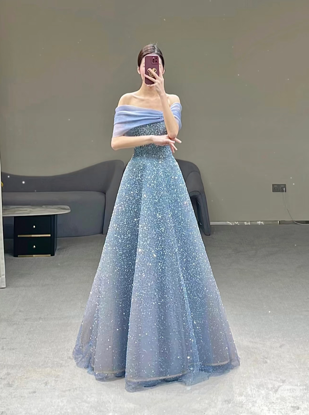 Bescheidenes Ballkleid, schulterfrei, Pailletten, langes Partykleid, graues Abschlussballkleid P2325