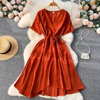 Reizendes kurzes V-Ausschnitt-Kleid, A-Linien-Mädchen-Modekleid P276