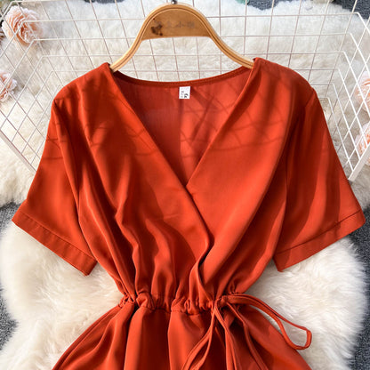 Reizendes kurzes V-Ausschnitt-Kleid, A-Linien-Mädchen-Modekleid P276