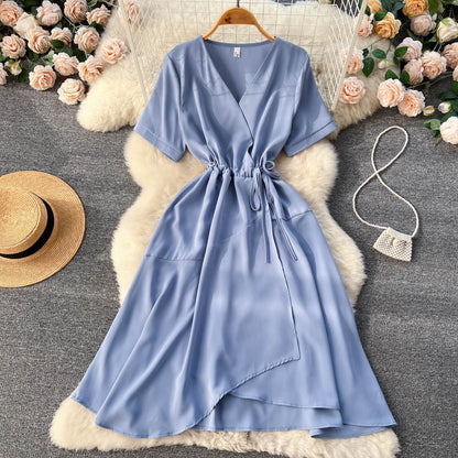 Reizendes kurzes V-Ausschnitt-Kleid, A-Linien-Mädchen-Modekleid P276