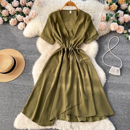 Reizendes kurzes V-Ausschnitt-Kleid, A-Linien-Mädchen-Modekleid P276