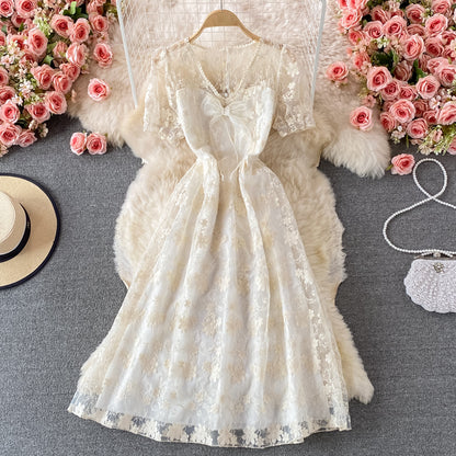 Süßes Spitzen-Kurz-A-Linien-Kleid Modekleid P260