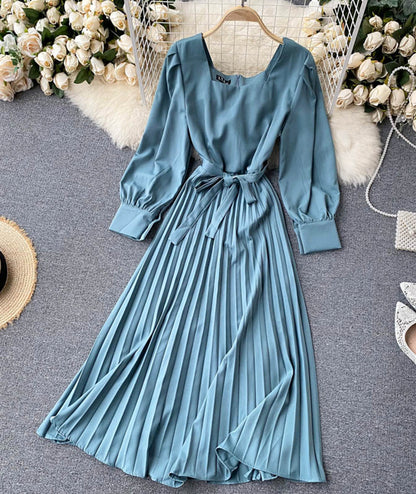 Einfaches A-Linien-Kleid mit langen Ärmeln P294